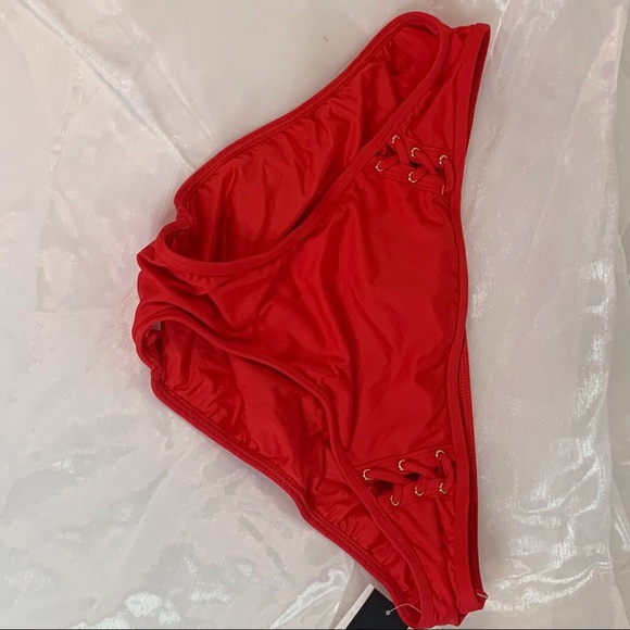 La Blanca
Tied & True Hipster Lb9fd93 Bikini Bottom Red Size 8 - Picture 6 of 9
